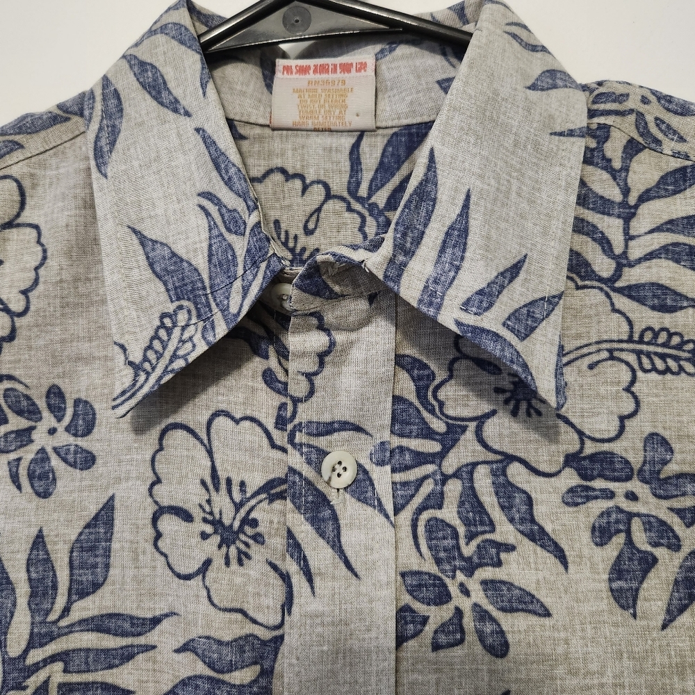 Go Barefoot Hawaiian Button down Shirt Hibiscus Pattern Blue Gray Large NWOT